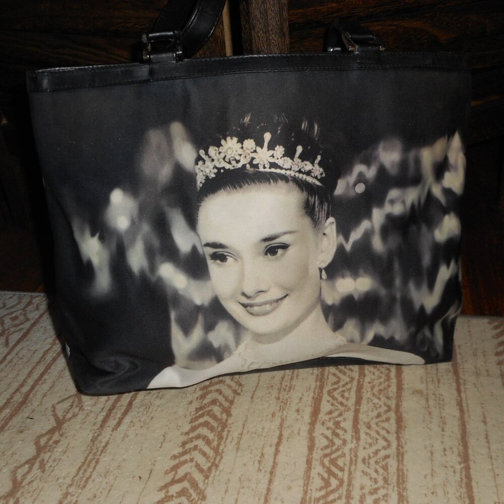 Vintage Y2K Audrey Hepburn print purse handbag - Picture 4 of 10